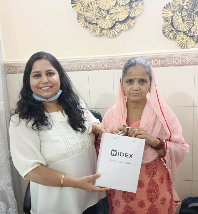Dr Barkha Gupta with patient