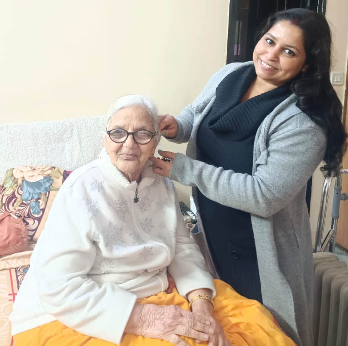 Dr Barkha Gupta with patient